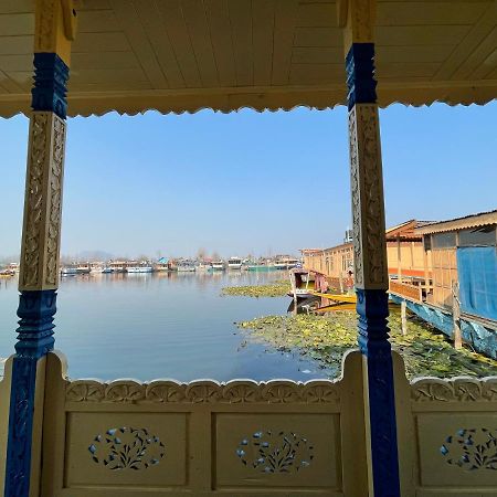 The Heritage Safina Group Of Houseboats Hotel Srinagar  Exterior photo